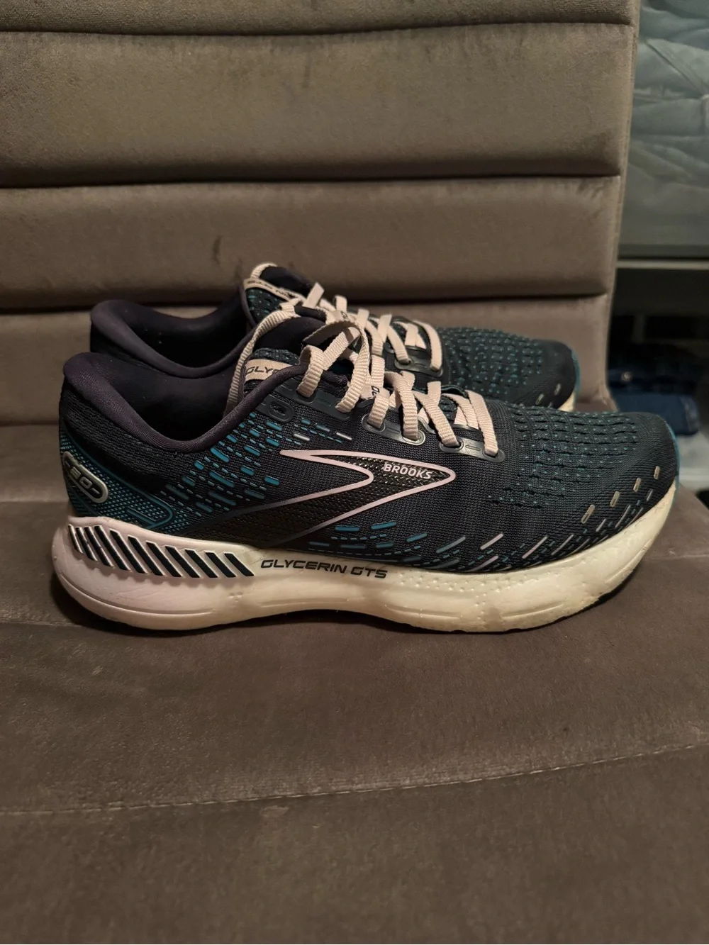 Brooks Running Shoes - Dark Blue with Teal Accents and White Sole Women’s Size 9